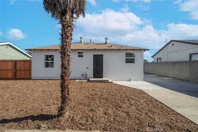 Building Photo - 3041 8th Ave