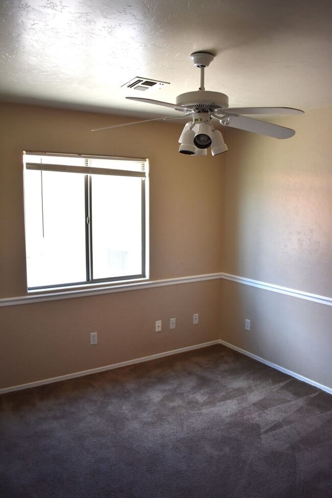 Building Photo - 2112 Calle Sabo