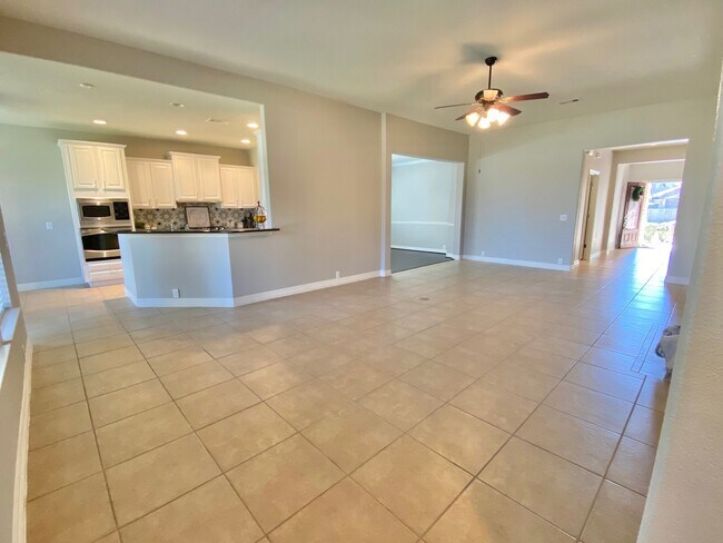 Building Photo - 147 Clearmont Pl
