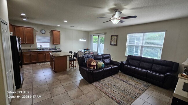 Building Photo - Beautiful 3 Bedroom Home for Rent in Oakbr...