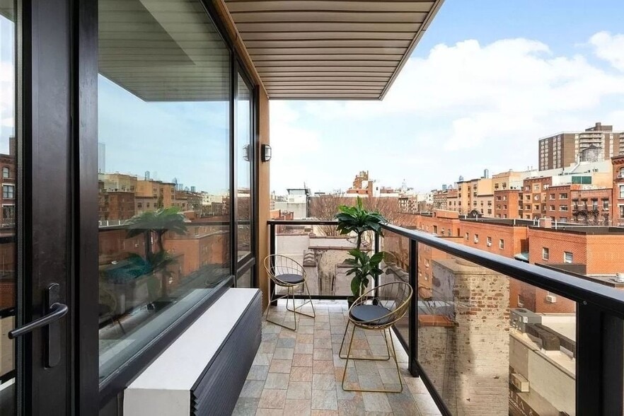 Primary Photo - 399 E 8th St