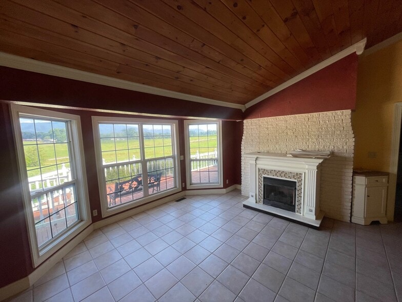 Building Photo - 180 Co Rd 970