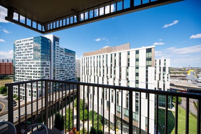 Building Photo - 10 Museum Way