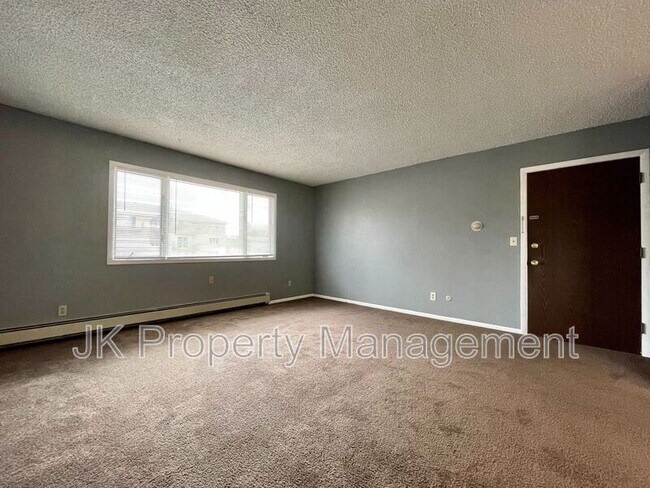 Building Photo - 1411 6th Ave S