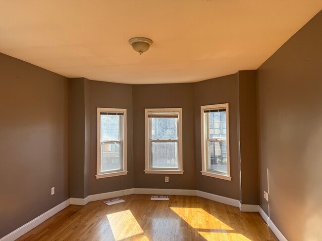 Building Photo - 1122-1124 Dorchester Ave