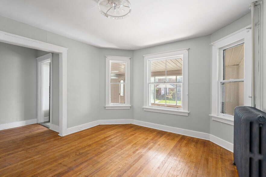 Building Photo - 112 Winthrop Ave