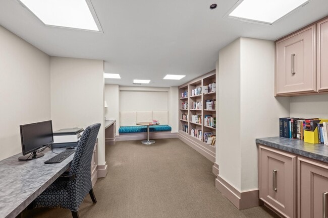 Building Photo - 777 7th St NW