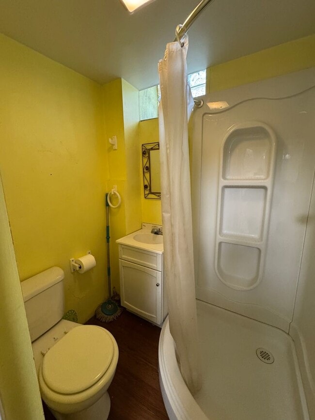 Building Photo - 5 Bedroom 2.5 Bath in Squirrel Hill