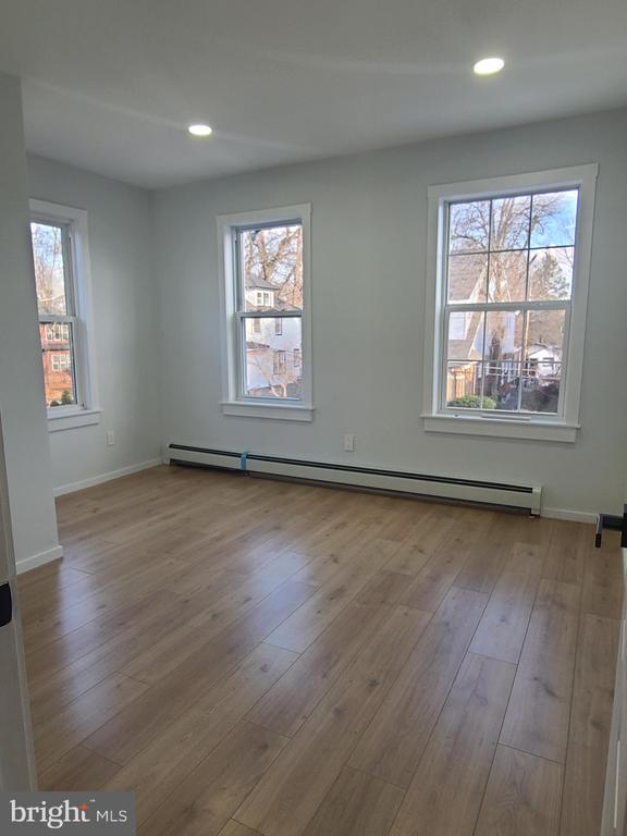 Building Photo - 73 Oak Ln