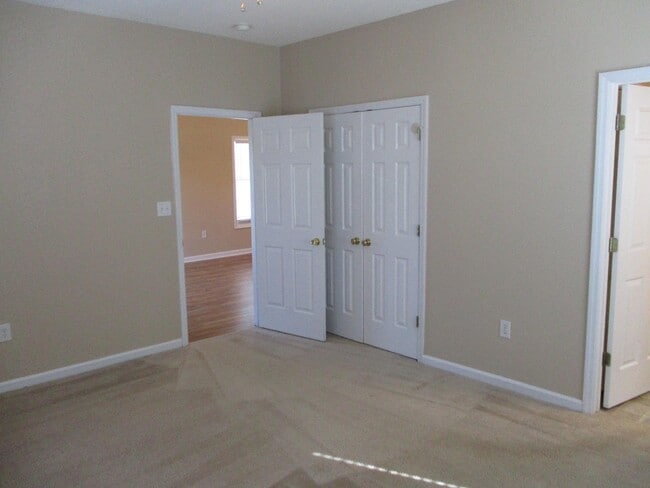 Building Photo - 2060 Cross Gate Blvd