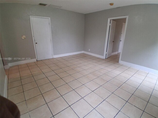 Building Photo - 880 NW 129th St