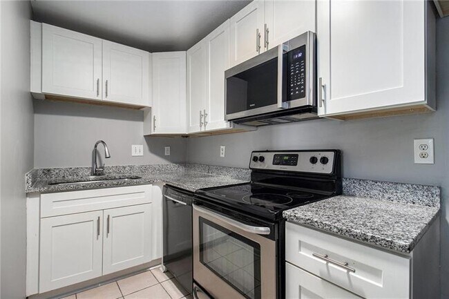 Building Photo - 3599 Woodbriar Cir