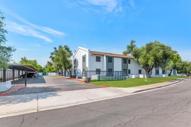 Building Photo - FANTASTIC 2 BED 2 BATHS IN SCOTTSDALE **Cashless Deposit Available!!!** 15 min to ASU