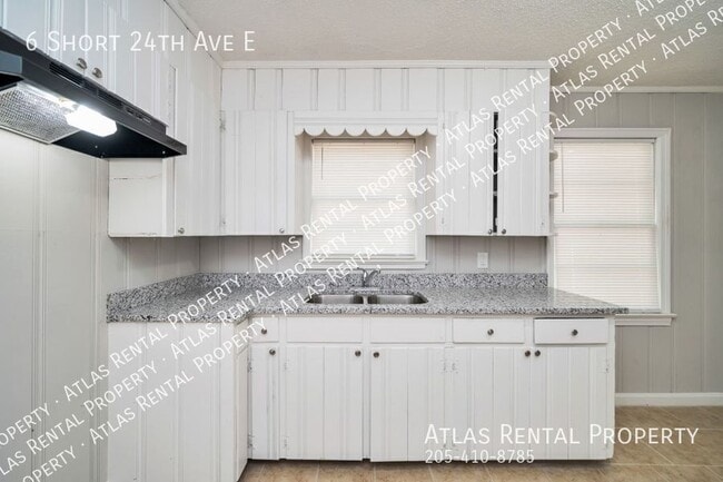 Building Photo - 6 E Short 24th Ave