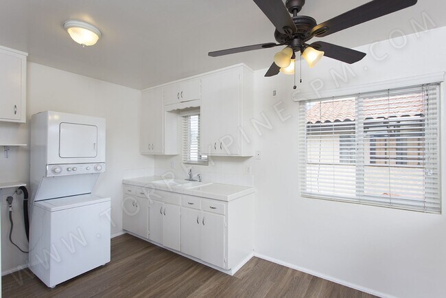 Building Photo - Upstairs 2BR/2BA in North Pacific Beach wi...