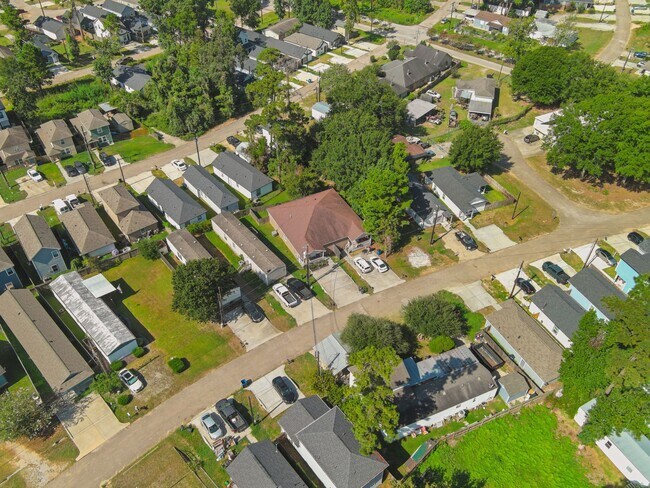 Building Photo - 16697 E Forrestal St
