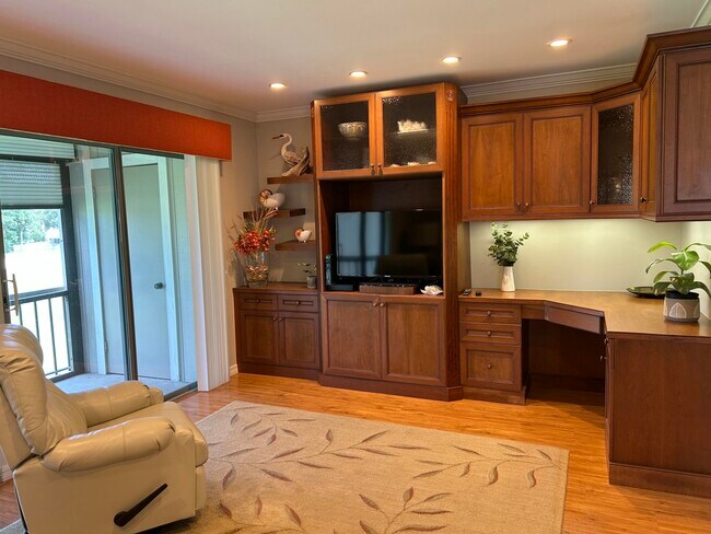 Building Photo - 18430 SE Wood Haven Ln