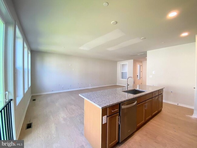 Building Photo - 329 Gilman St