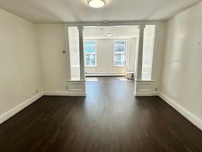 Building Photo - 340 2nd St