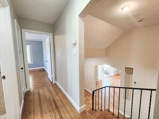 Building Photo - Two bed house in San Mateo