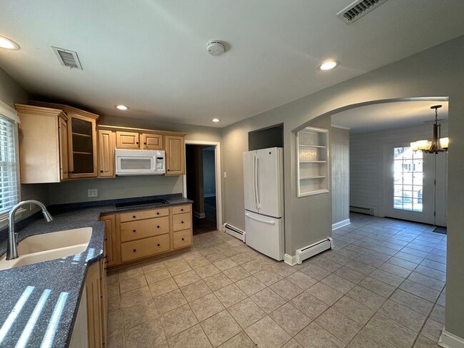 Building Photo - Call Amanda Tate at (757)289-6810 for more information