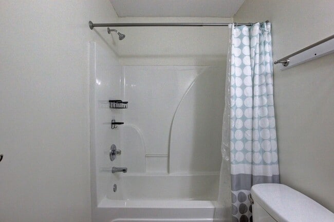 Building Photo - 3 bed 2 bath Fenced yard.  Heart of St. B.  Hurry.