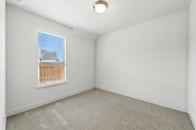 Building Photo - 177 Plumbago Loop