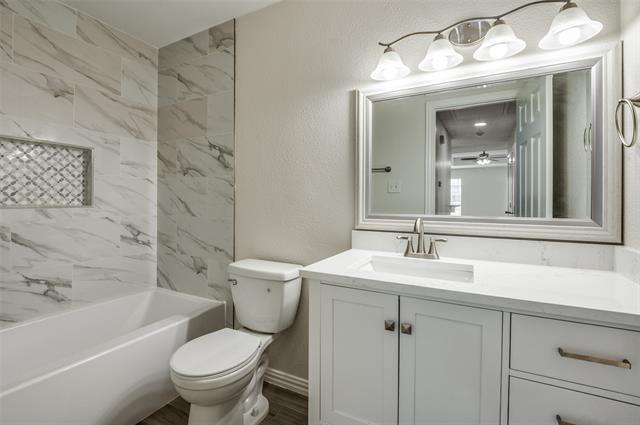 Building Photo - 8940 Thompson Cir