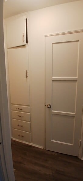 Linen closet and drawers - 1728 N Hollywood Way