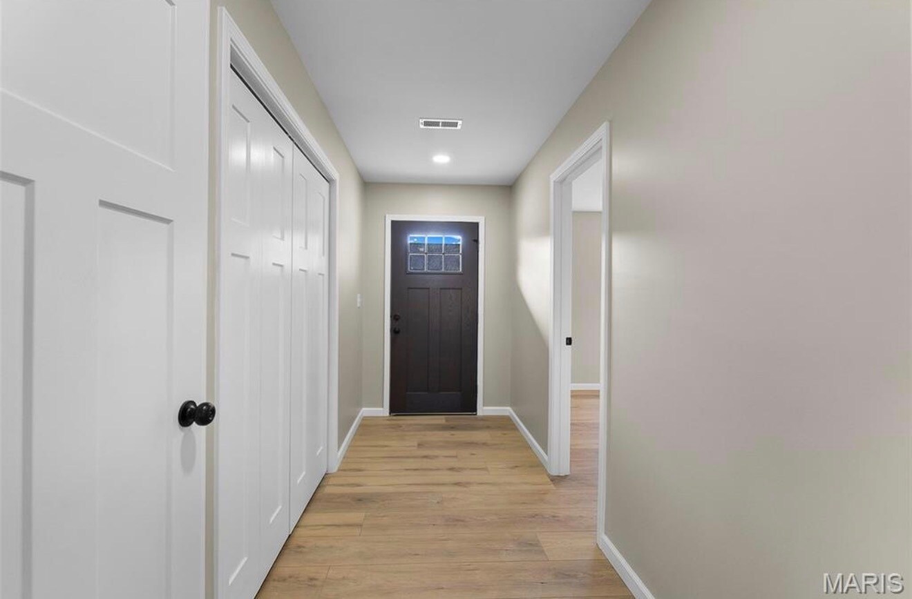 Building Photo - 231 Cedar Cir