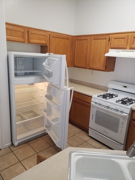 Building Photo - 5752 Indian Springs St