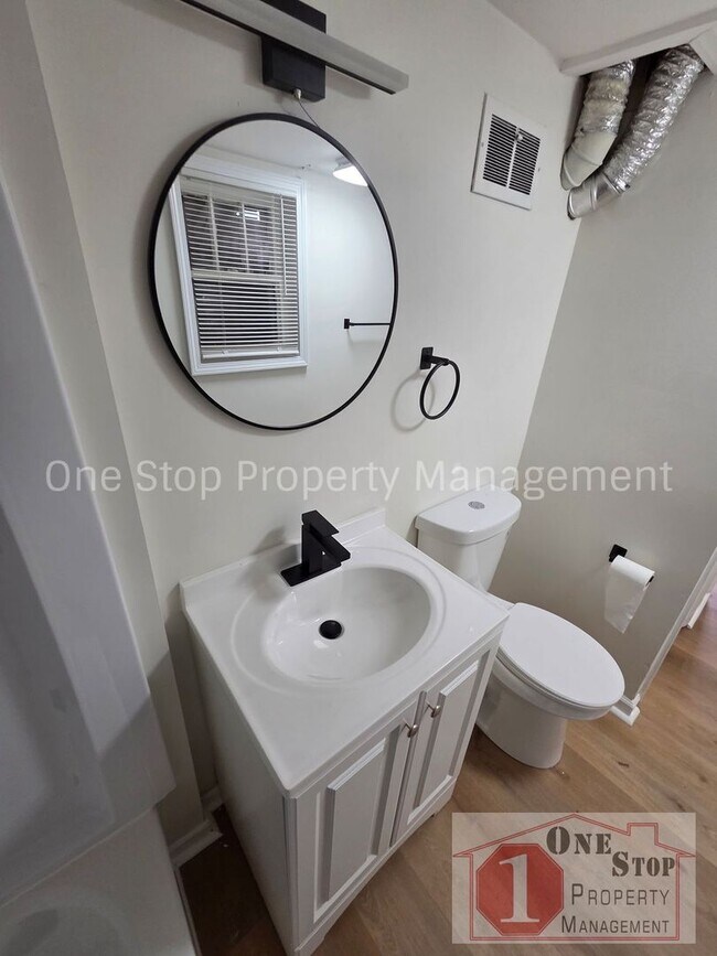 Building Photo - Beautiful 2 Bedroom 2 Bathroom in Independence!