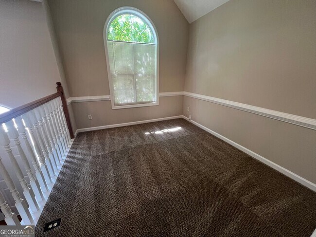 Building Photo - 1157 Chateau Terrace