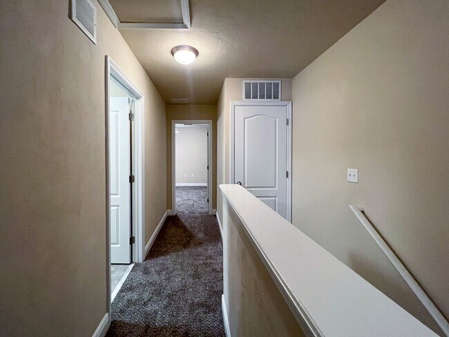 Building Photo - 2972 SW 35th Pl