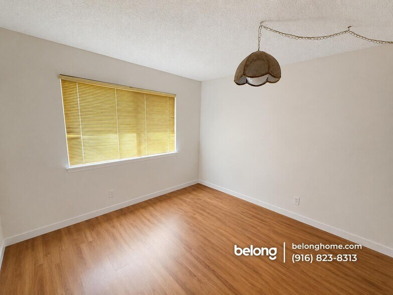 Building Photo - 1410 Alder Pl