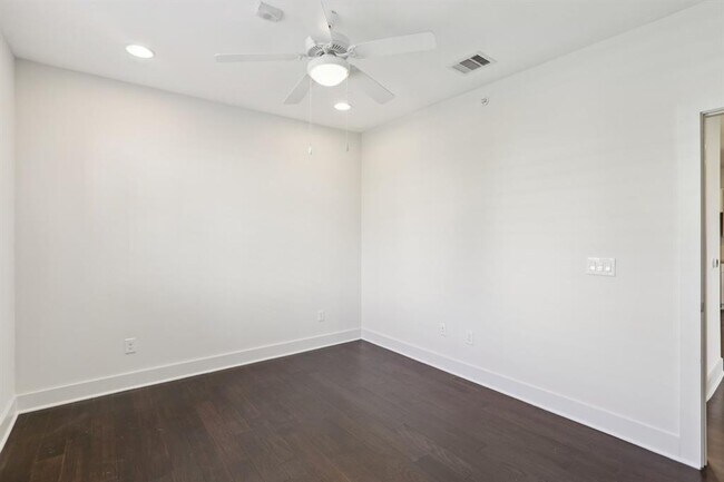 Building Photo - 908 Nueces St