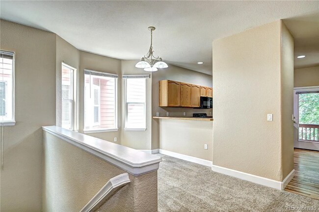 Building Photo - 3 bed / 2.5 bath duplex in Castle Rock!! -18 month lease preferred