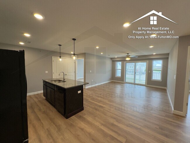 Building Photo - 2610 N Bluff St