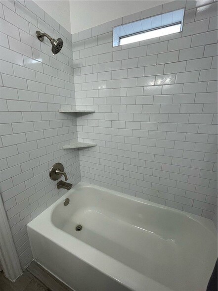 Building Photo - 3838 Oldenburg Ln