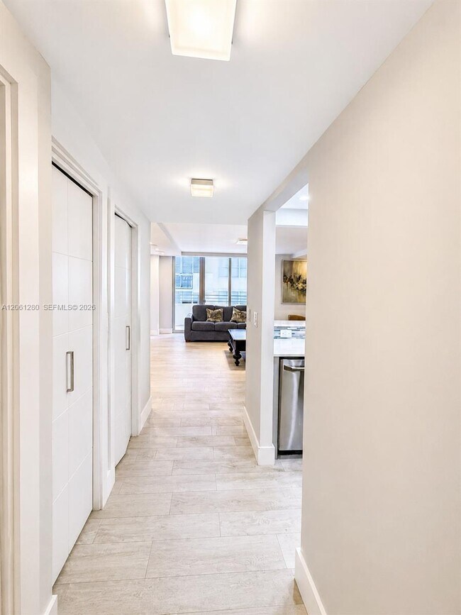 Building Photo - 5555 Collins Ave