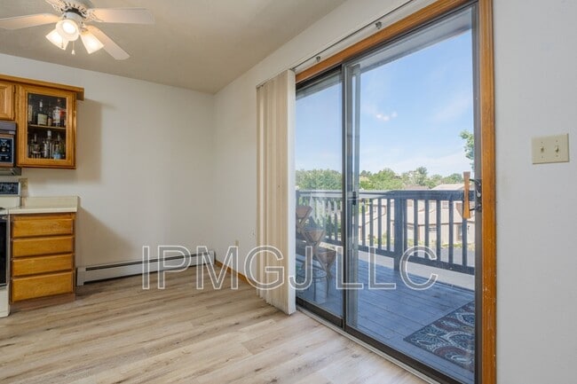 Building Photo - 384 Explorer Ct