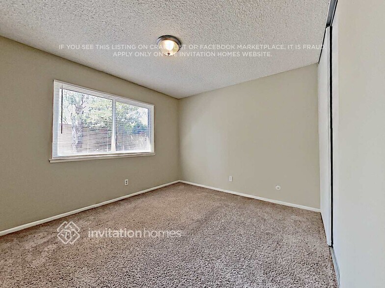 Building Photo - 2725 Greenleaf Ave