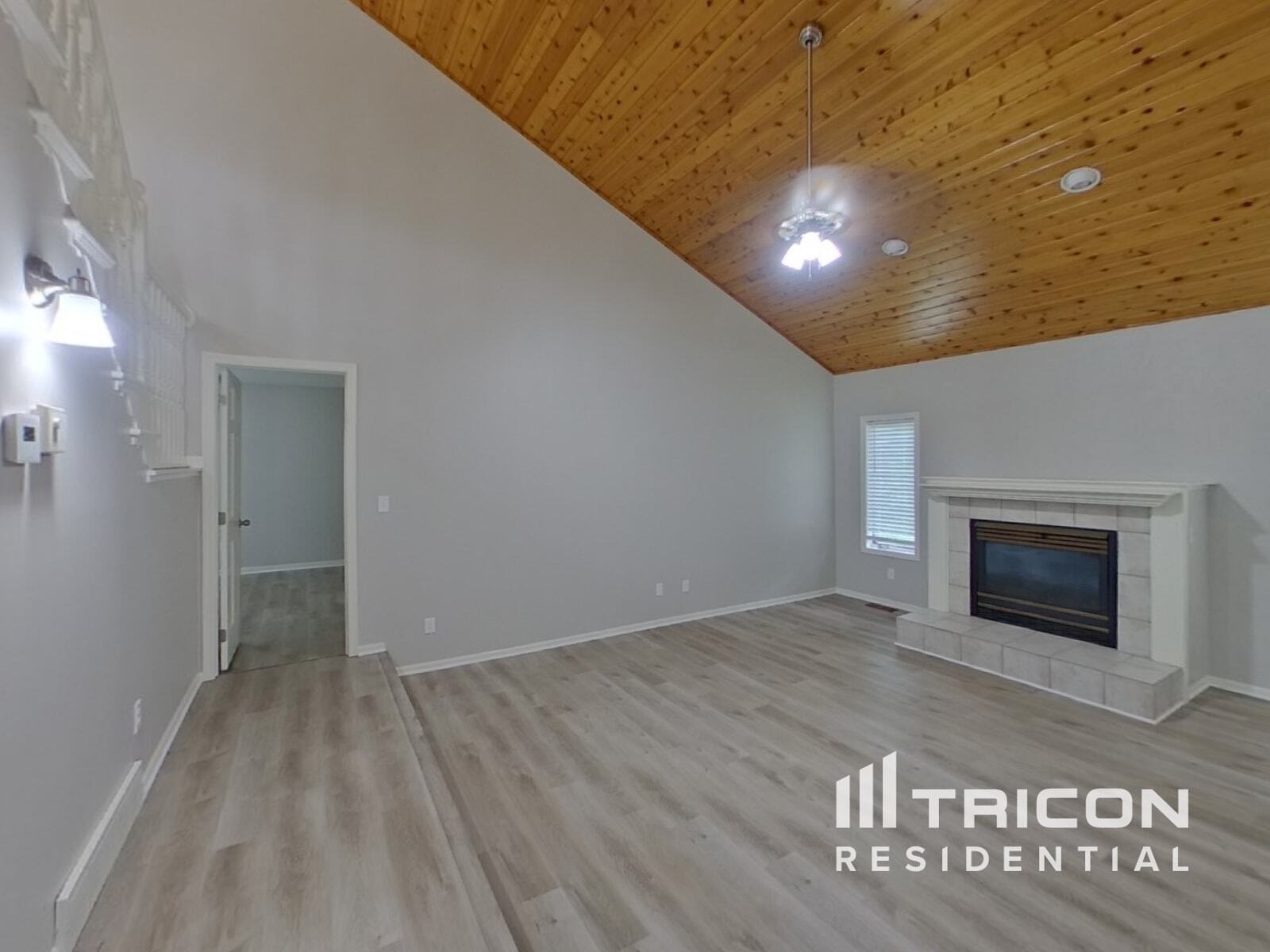 Building Photo - 209 Greenbriar Ln
