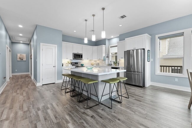 Building Photo - 4111 Isla Del Sol Dr