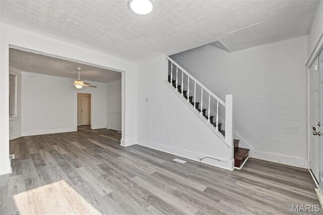 Building Photo - 2703 N Spring Ave