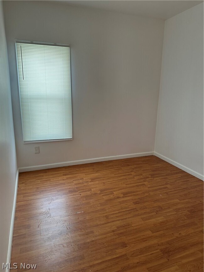 Building Photo - 1439 E 31st St