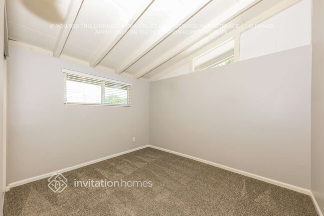 Building Photo - 226 S Louise Pl