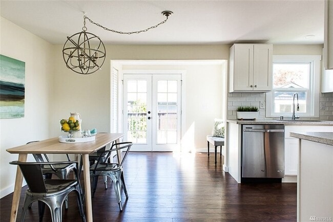 Building Photo - Puyallup Cottage