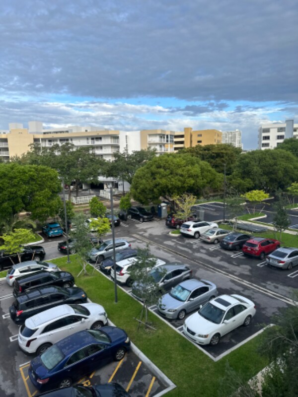 Building Photo - 250-180 180th Dr