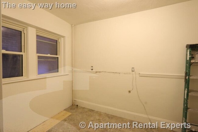 Building Photo - 163 Summer St